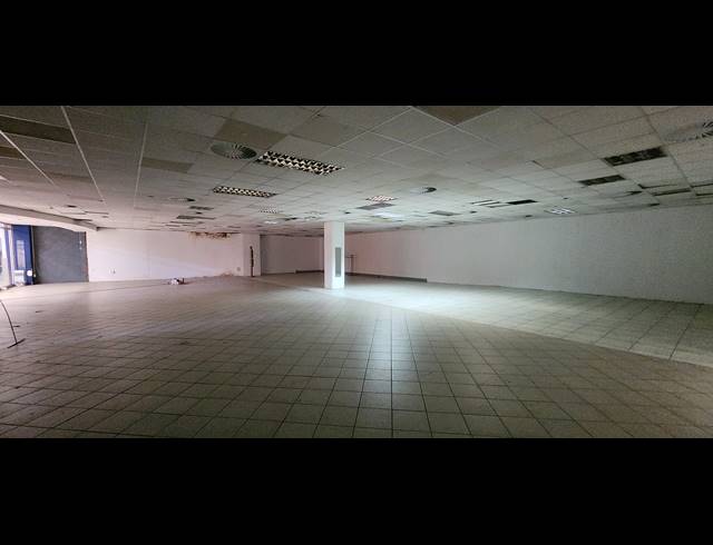 573M² RETAIL TO LET IN HALFWAY HOUSE